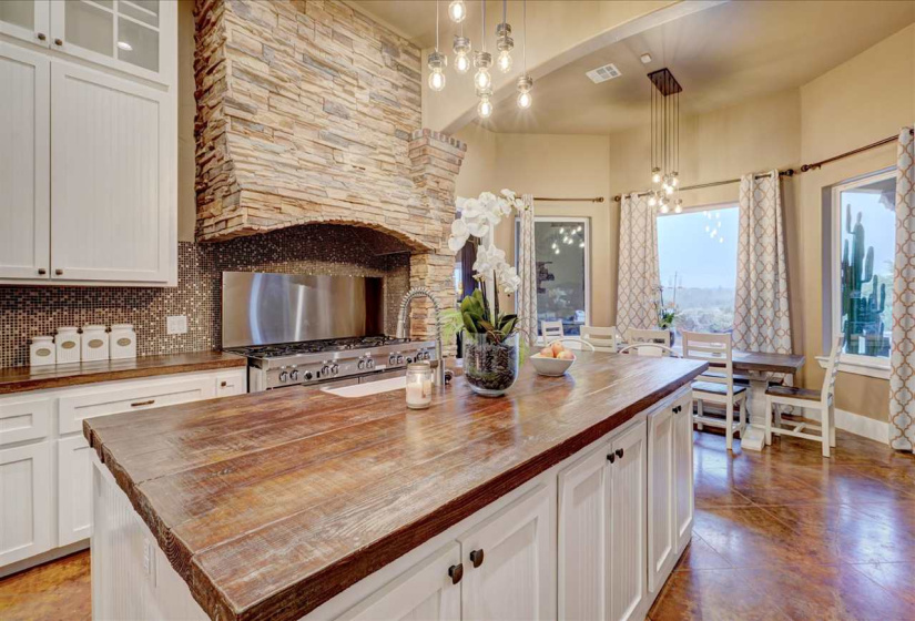 7 Bedrooms Bedrooms, 0 ,5 BathroomsBathrooms,Residential,Single Family,Laguna,1.5,133290