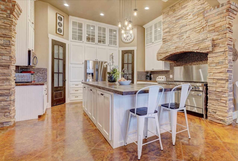 7 Bedrooms Bedrooms, 0 ,5 BathroomsBathrooms,Residential,Single Family,Laguna,1.5,133290