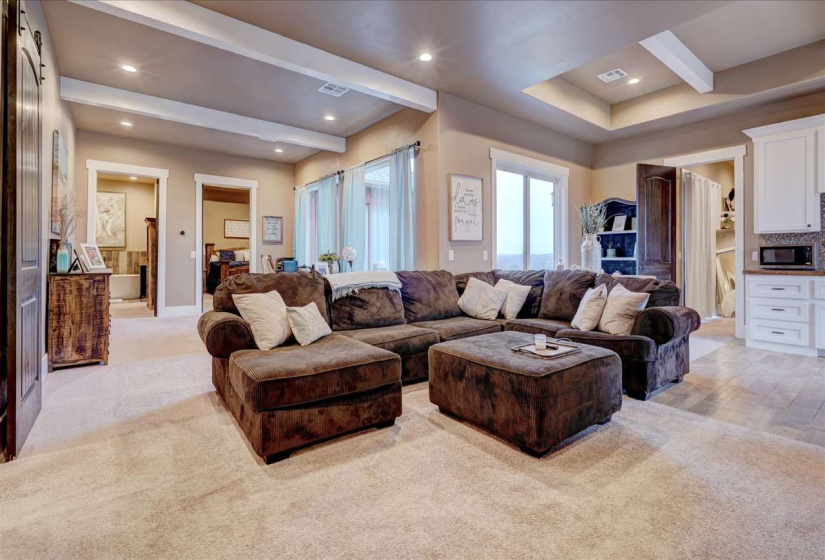 7 Bedrooms Bedrooms, 0 ,5 BathroomsBathrooms,Residential,Single Family,Laguna,1.5,133290