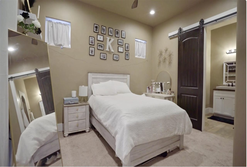 7 Bedrooms Bedrooms, 0 ,5 BathroomsBathrooms,Residential,Single Family,Laguna,1.5,133290