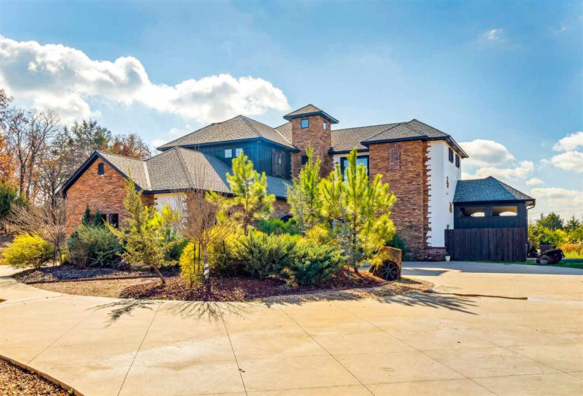 7 Bedrooms Bedrooms, 0 ,5 BathroomsBathrooms,Residential,Single Family,Laguna,1.5,133290