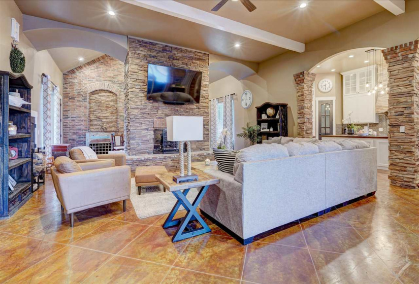 7 Bedrooms Bedrooms, 0 ,5 BathroomsBathrooms,Residential,Single Family,Laguna,1.5,133290