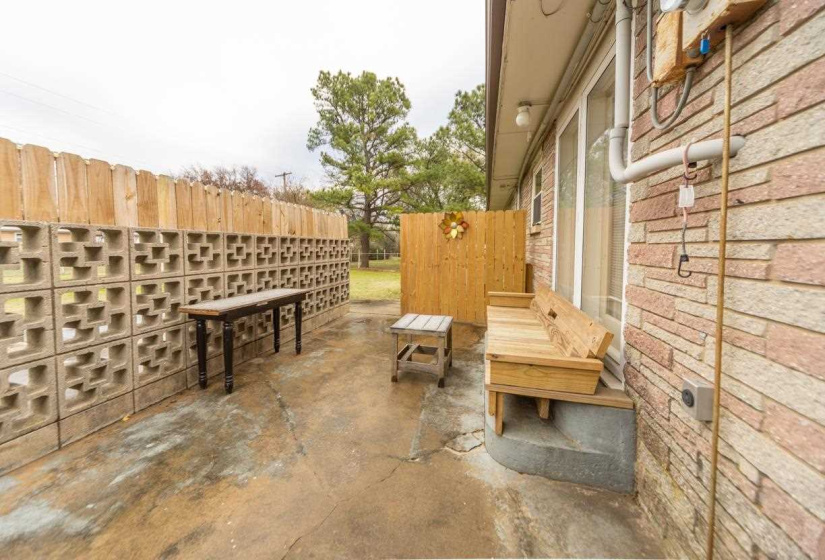 2 Bedrooms Bedrooms, 0 ,1 BathroomBathrooms,Residential,Single Family,3rd,1,133294