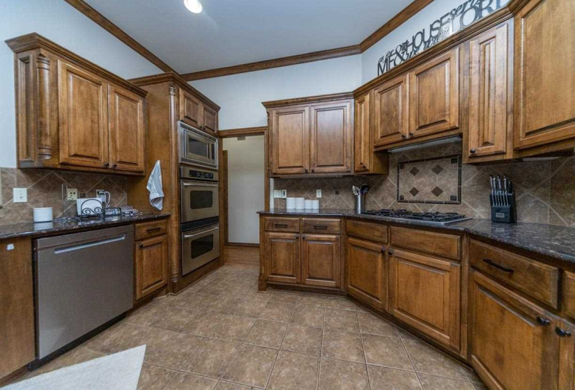 4 Bedrooms Bedrooms, 0 ,3 BathroomsBathrooms,Residential,Single Family,Bluebird Trails,1.5,133295