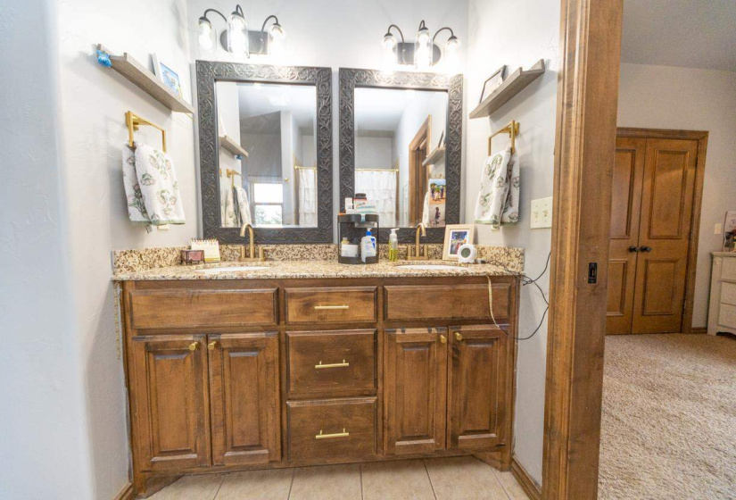 4 Bedrooms Bedrooms, 0 ,3 BathroomsBathrooms,Residential,Single Family,Bluebird Trails,1.5,133295