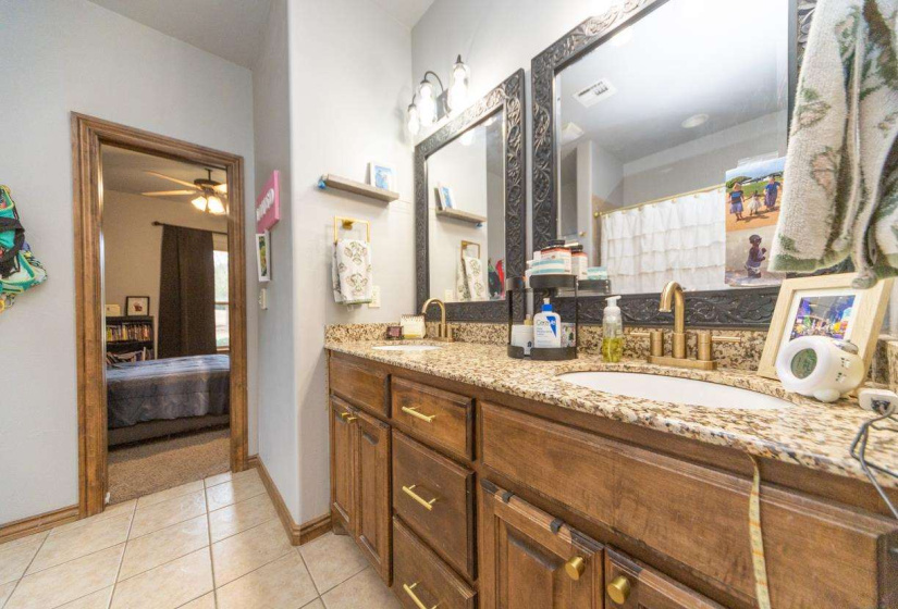 4 Bedrooms Bedrooms, 0 ,3 BathroomsBathrooms,Residential,Single Family,Bluebird Trails,1.5,133295