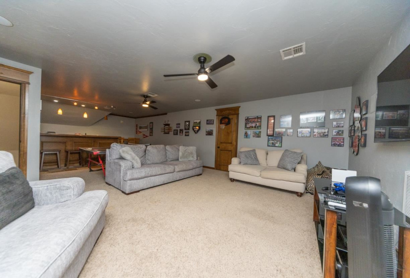 4 Bedrooms Bedrooms, 0 ,3 BathroomsBathrooms,Residential,Single Family,Bluebird Trails,1.5,133295