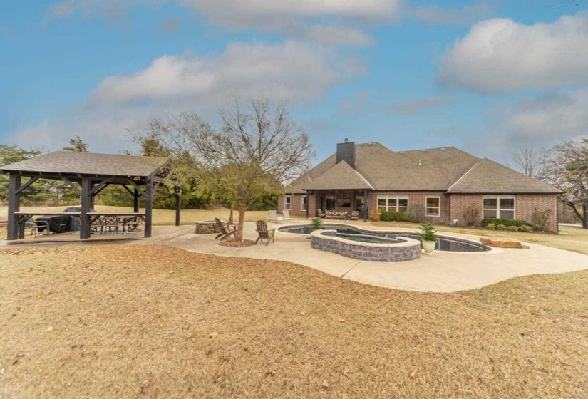 4 Bedrooms Bedrooms, 0 ,3 BathroomsBathrooms,Residential,Single Family,Bluebird Trails,1.5,133295