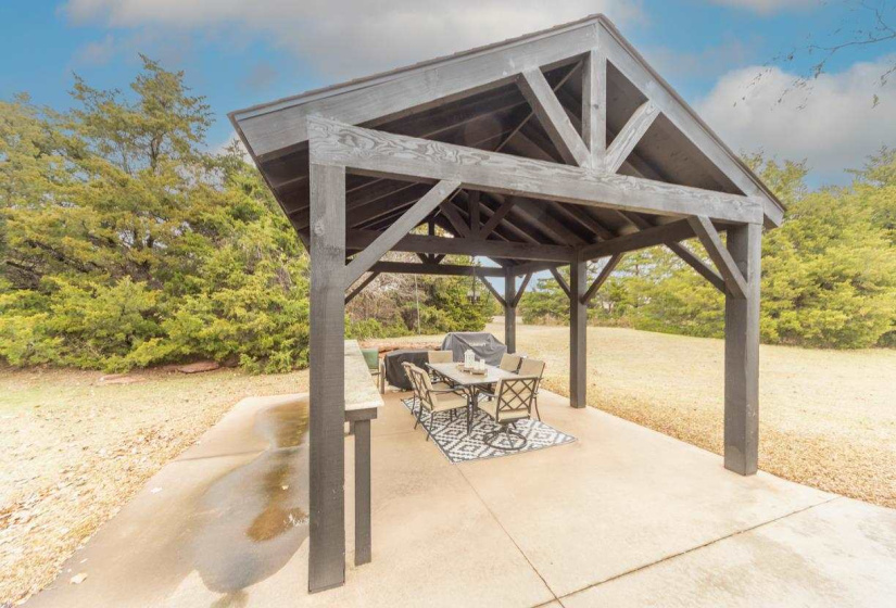 4 Bedrooms Bedrooms, 0 ,3 BathroomsBathrooms,Residential,Single Family,Bluebird Trails,1.5,133295