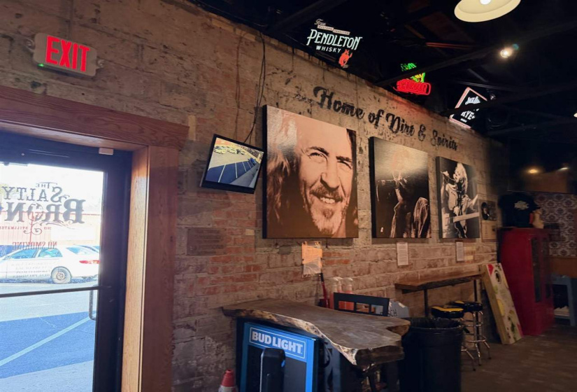 0 , 0 ,21 BathroomsBathrooms,Commercial/industrial,Commercial,5th,1,133296