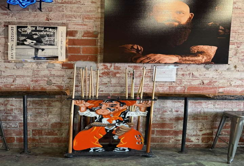 0 , 0 ,21 BathroomsBathrooms,Commercial/industrial,Commercial,5th,1,133296