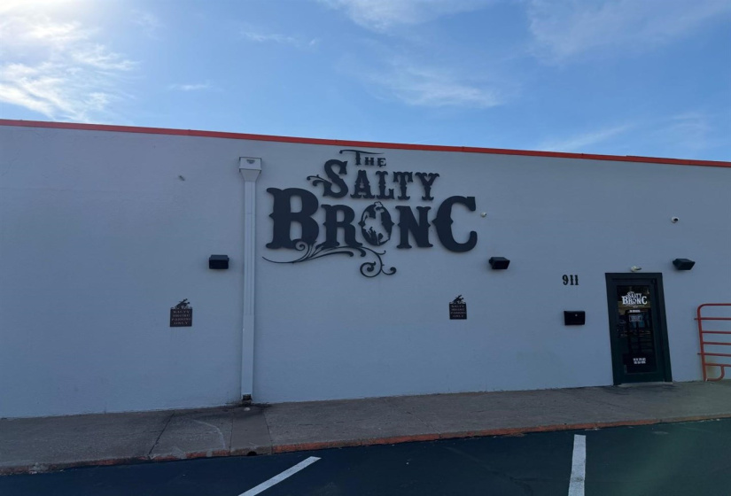 0 , 0 ,21 BathroomsBathrooms,Commercial/industrial,Commercial,5th,1,133296