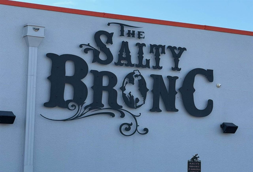 0 , 0 ,21 BathroomsBathrooms,Commercial/industrial,Commercial,5th,1,133296