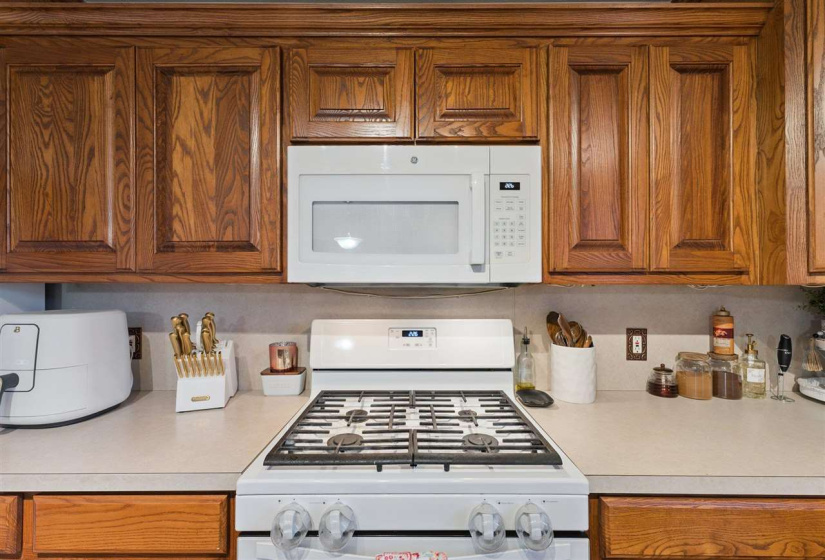 3 Bedrooms Bedrooms, 0 ,2 BathroomsBathrooms,Residential,Single Family,3rd,1,133301