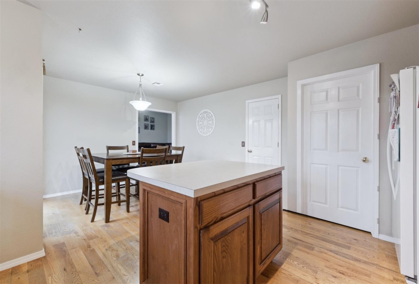 3 Bedrooms Bedrooms, 0 ,2 BathroomsBathrooms,Residential,Single Family,3rd,1,133301