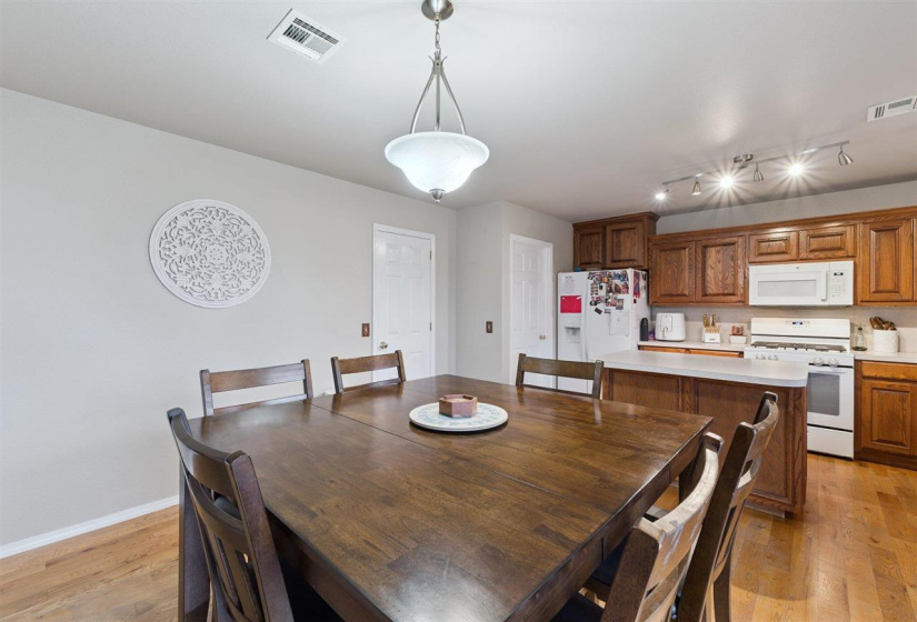 3 Bedrooms Bedrooms, 0 ,2 BathroomsBathrooms,Residential,Single Family,3rd,1,133301