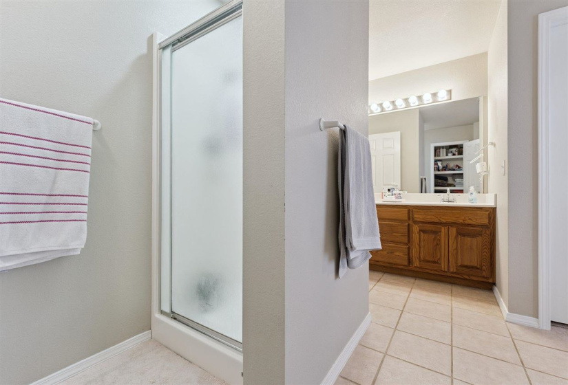 3 Bedrooms Bedrooms, 0 ,2 BathroomsBathrooms,Residential,Single Family,3rd,1,133301