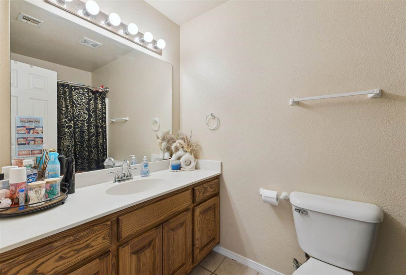 3 Bedrooms Bedrooms, 0 ,2 BathroomsBathrooms,Residential,Single Family,3rd,1,133301