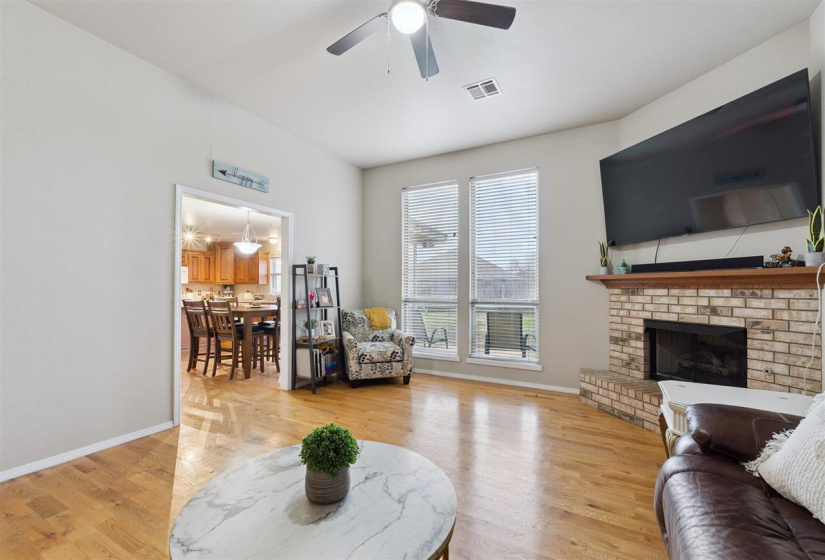 3 Bedrooms Bedrooms, 0 ,2 BathroomsBathrooms,Residential,Single Family,3rd,1,133301