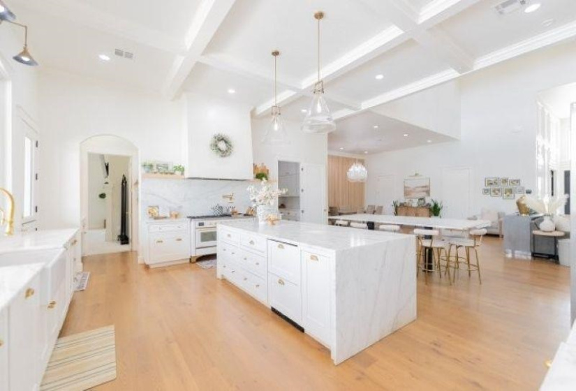 5 Bedrooms Bedrooms, 0 ,3 BathroomsBathrooms,Residential,Single Family,Country Club,2,133303