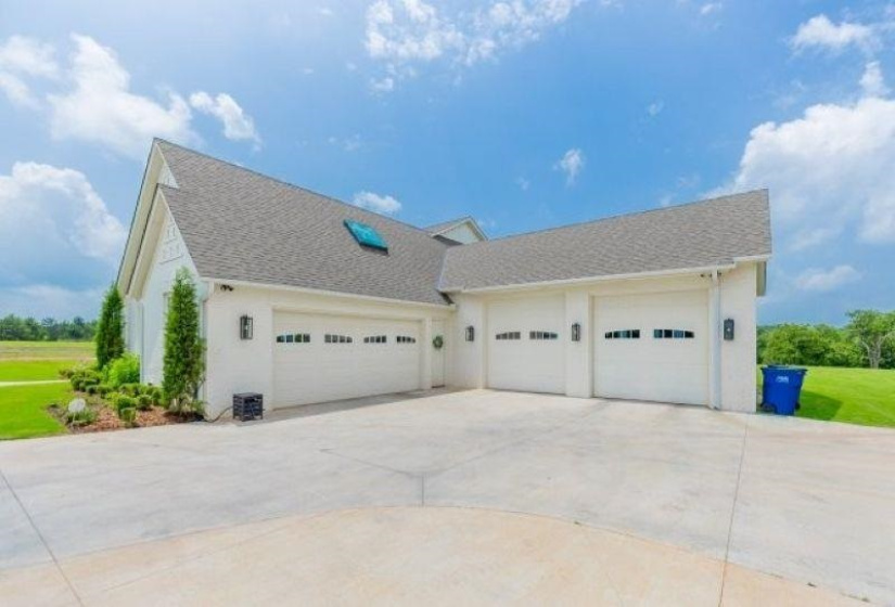 5 Bedrooms Bedrooms, 0 ,3 BathroomsBathrooms,Residential,Single Family,Country Club,2,133303