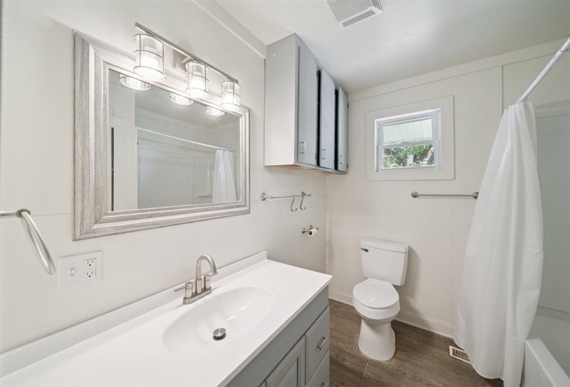 4 Bedrooms Bedrooms, 0 ,2 BathroomsBathrooms,Residential,Single Family,Husband,2,133306