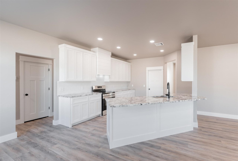 4 Bedrooms Bedrooms, 0 ,3 BathroomsBathrooms,Residential,Single Family,Rebecca,1,133307