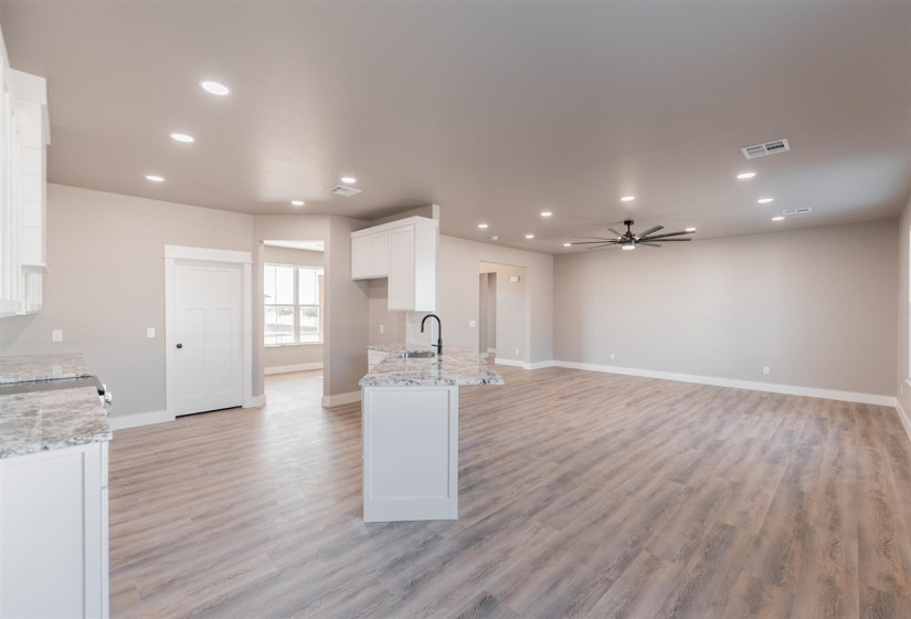 4 Bedrooms Bedrooms, 0 ,3 BathroomsBathrooms,Residential,Single Family,Rebecca,1,133307