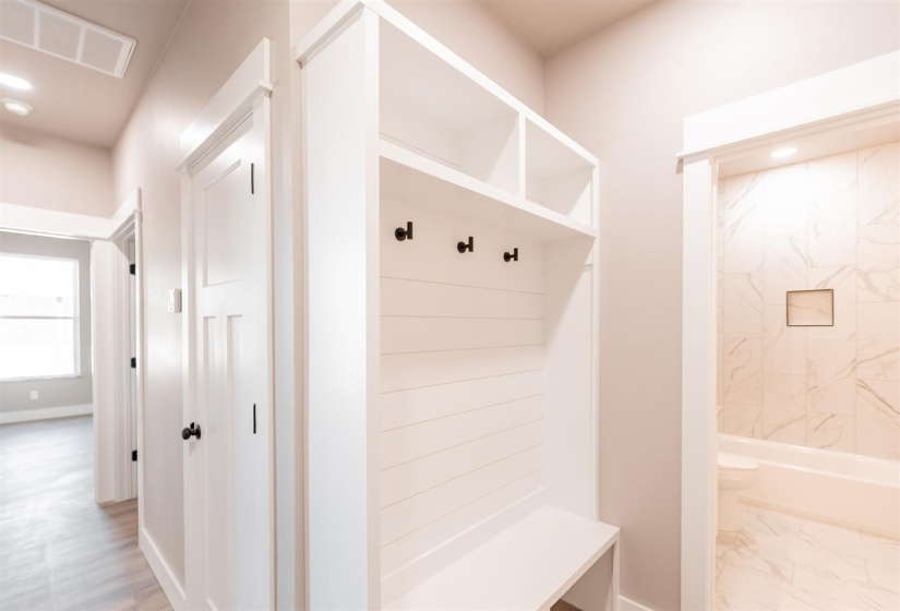 4 Bedrooms Bedrooms, 0 ,3 BathroomsBathrooms,Residential,Single Family,Rebecca,1,133307