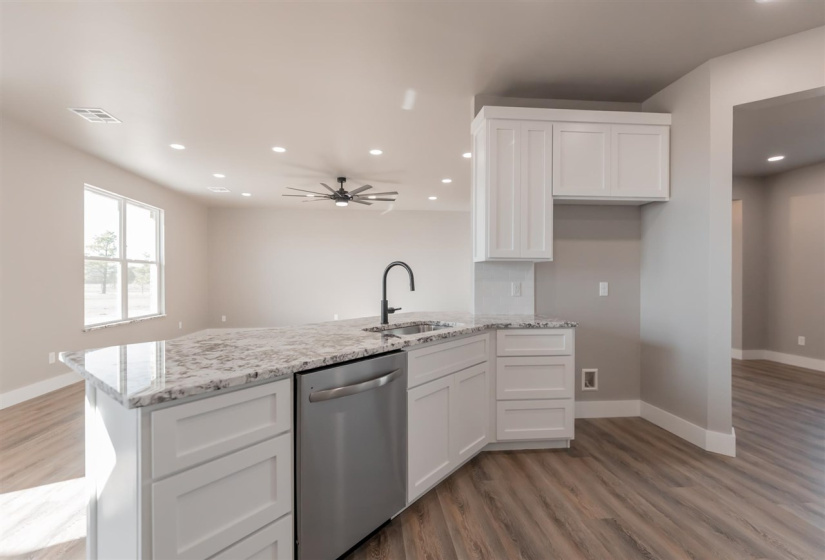 4 Bedrooms Bedrooms, 0 ,3 BathroomsBathrooms,Residential,Single Family,Rebecca,1,133308