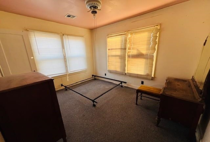1 Bedroom Bedrooms, 0 ,1 BathroomBathrooms,Residential,Single Family,Underwood,1,133312