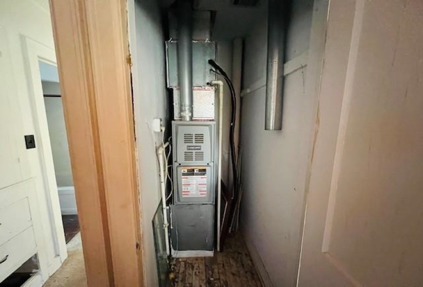 1 Bedroom Bedrooms, 0 ,1 BathroomBathrooms,Residential,Single Family,Underwood,1,133312