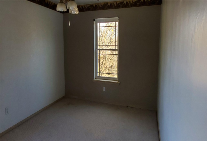 4 Bedrooms Bedrooms, 0 ,3 BathroomsBathrooms,Residential,Single Family,11th,1.5,133314