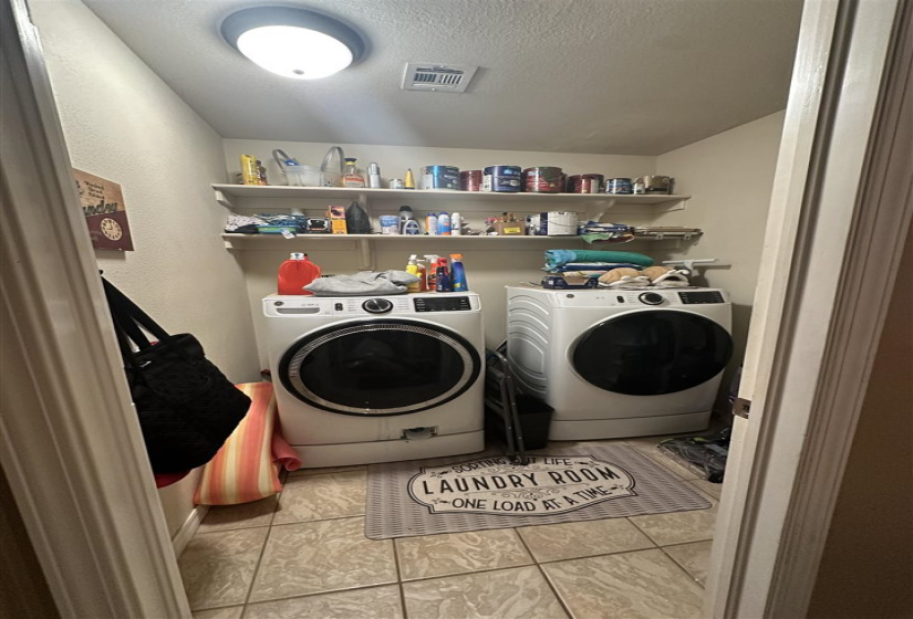 4 Bedrooms Bedrooms, 0 ,2 BathroomsBathrooms,Residential,Single Family,Deanna,2,133315