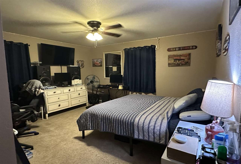 4 Bedrooms Bedrooms, 0 ,2 BathroomsBathrooms,Residential,Single Family,Deanna,2,133315