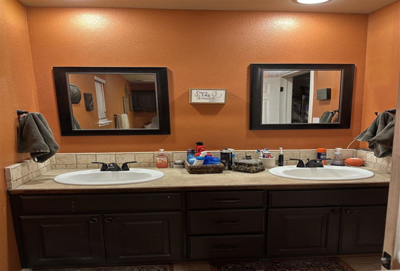 4 Bedrooms Bedrooms, 0 ,2 BathroomsBathrooms,Residential,Single Family,Deanna,2,133315