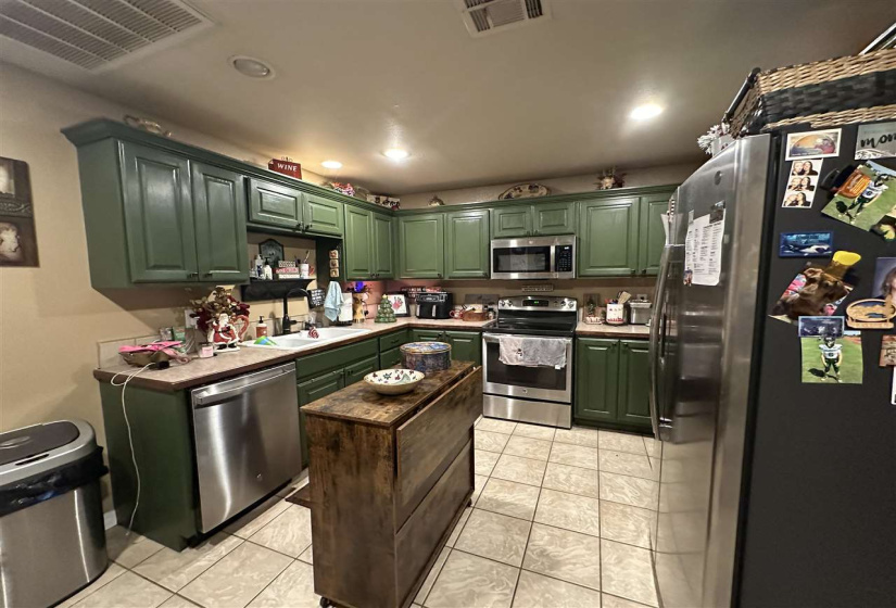 4 Bedrooms Bedrooms, 0 ,2 BathroomsBathrooms,Residential,Single Family,Deanna,2,133315