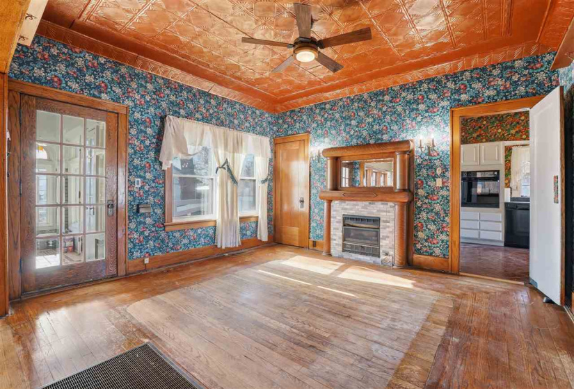 4 Bedrooms Bedrooms, 0 ,2 BathroomsBathrooms,Residential,Single Family,10th,1.5,133316