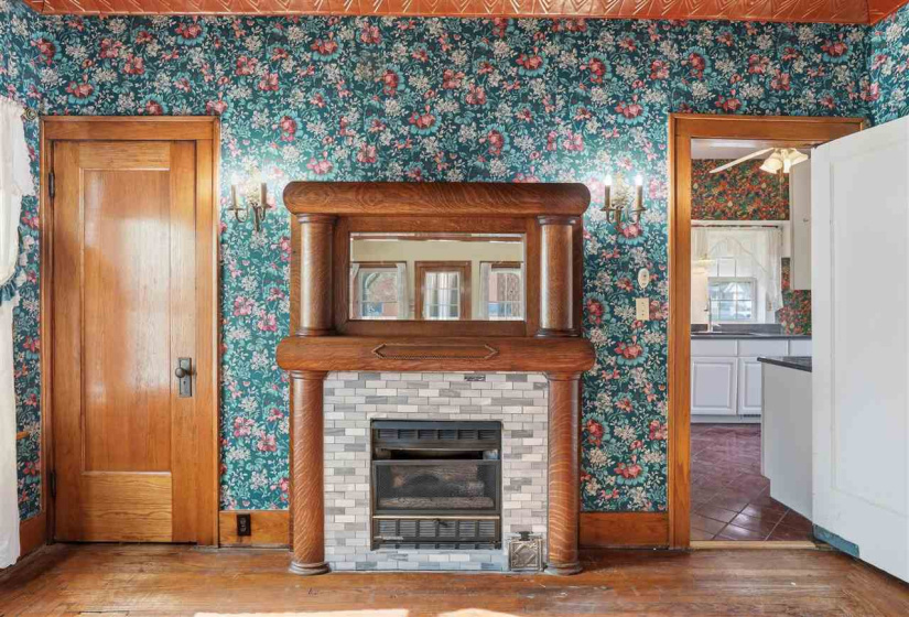 4 Bedrooms Bedrooms, 0 ,2 BathroomsBathrooms,Residential,Single Family,10th,1.5,133316