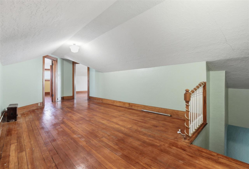 4 Bedrooms Bedrooms, 0 ,2 BathroomsBathrooms,Residential,Single Family,10th,1.5,133316