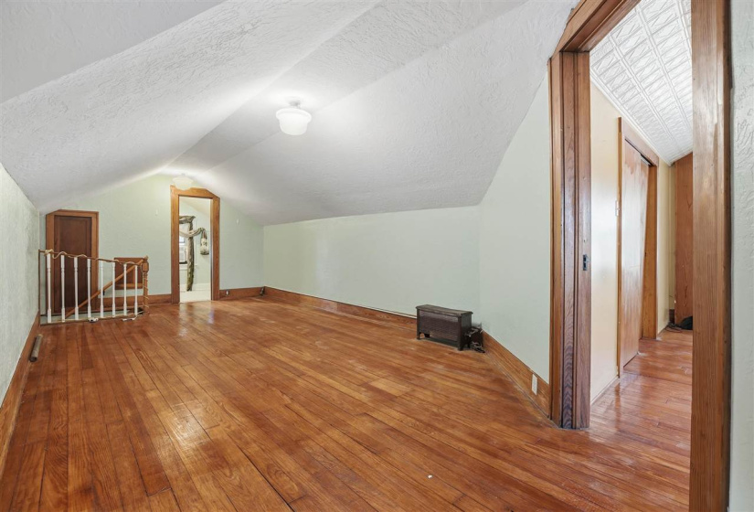 4 Bedrooms Bedrooms, 0 ,2 BathroomsBathrooms,Residential,Single Family,10th,1.5,133316