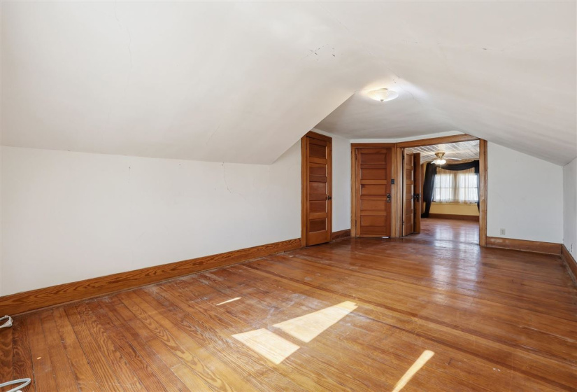 4 Bedrooms Bedrooms, 0 ,2 BathroomsBathrooms,Residential,Single Family,10th,1.5,133316