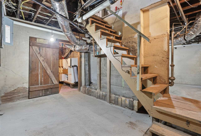 4 Bedrooms Bedrooms, 0 ,2 BathroomsBathrooms,Residential,Single Family,10th,1.5,133316