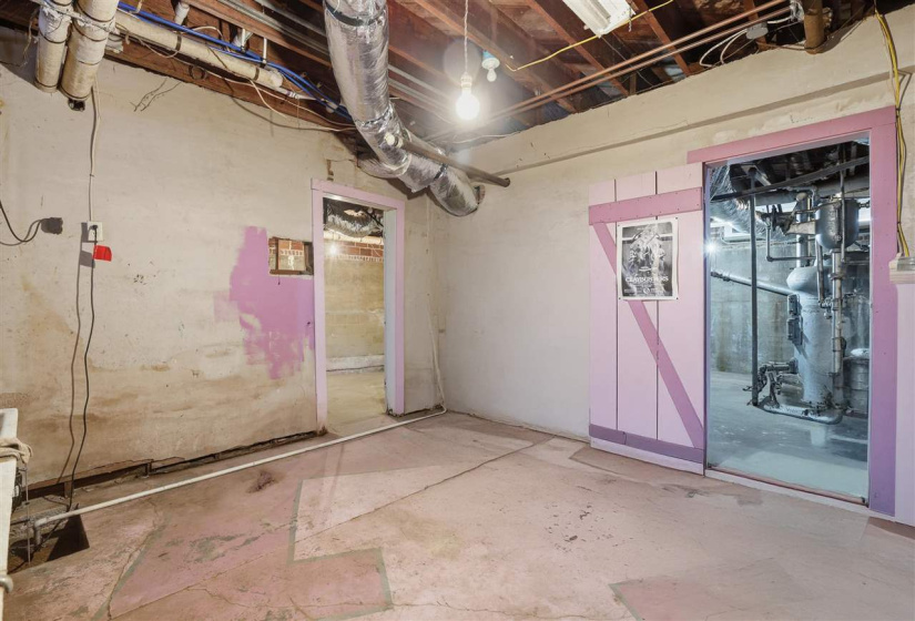 4 Bedrooms Bedrooms, 0 ,2 BathroomsBathrooms,Residential,Single Family,10th,1.5,133316