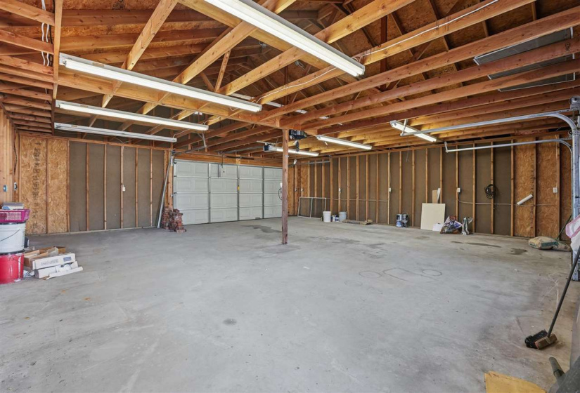 4 Bedrooms Bedrooms, 0 ,2 BathroomsBathrooms,Residential,Single Family,10th,1.5,133316