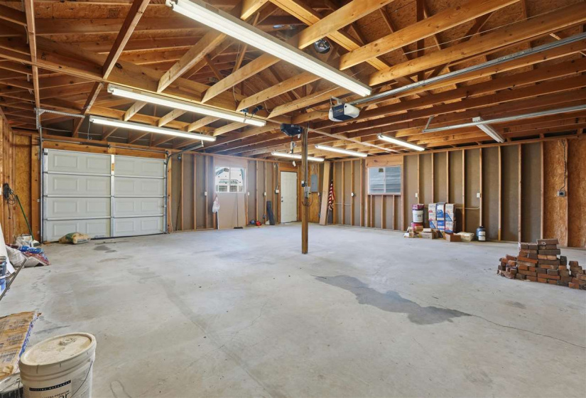 4 Bedrooms Bedrooms, 0 ,2 BathroomsBathrooms,Residential,Single Family,10th,1.5,133316