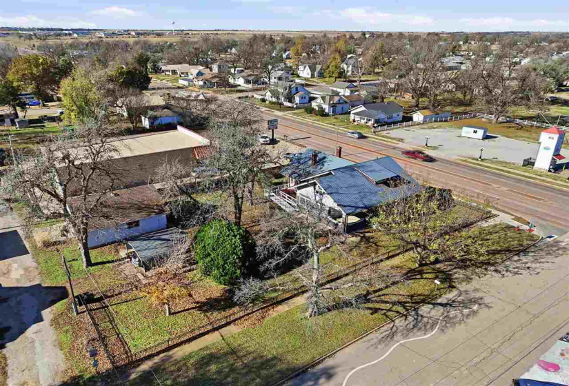 4 Bedrooms Bedrooms, 0 ,2 BathroomsBathrooms,Residential,Single Family,10th,1.5,133316