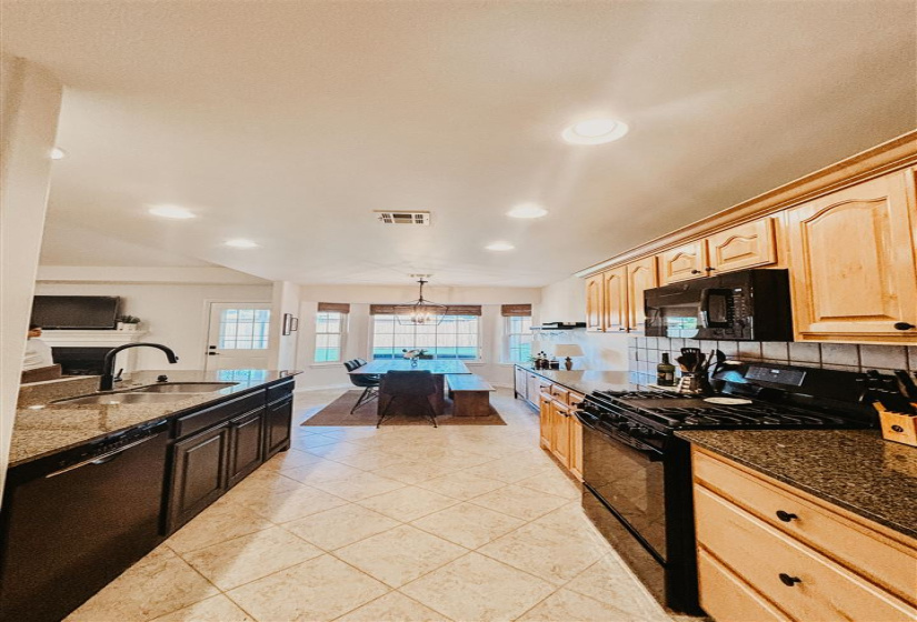 3 Bedrooms Bedrooms, 0 ,2 BathroomsBathrooms,Residential,Single Family,8th,1,133320