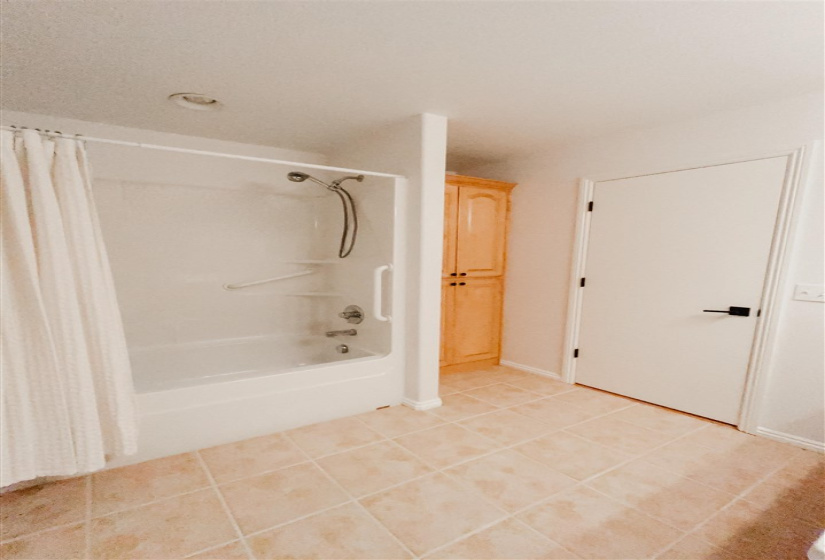 3 Bedrooms Bedrooms, 0 ,2 BathroomsBathrooms,Residential,Single Family,8th,1,133320