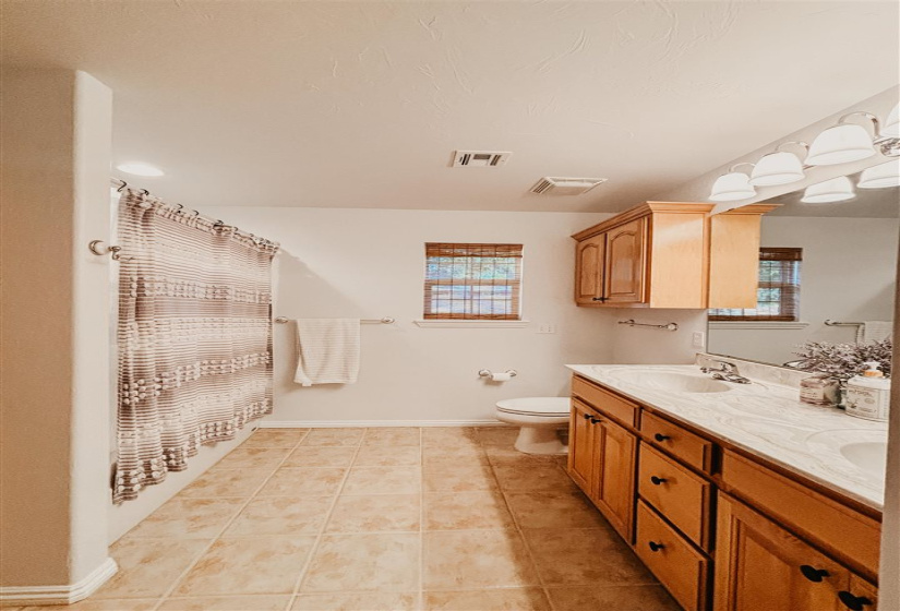 3 Bedrooms Bedrooms, 0 ,2 BathroomsBathrooms,Residential,Single Family,8th,1,133320